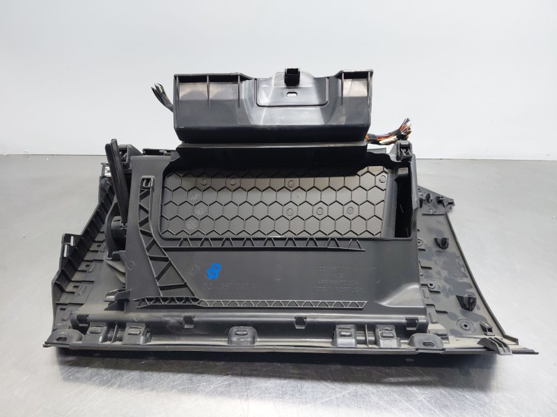 Recambio de guantera para volkswagen polo life referencia OEM IAM   