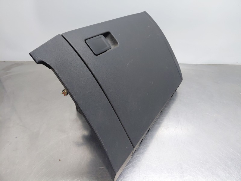 Recambio de guantera para volkswagen polo life referencia OEM IAM   