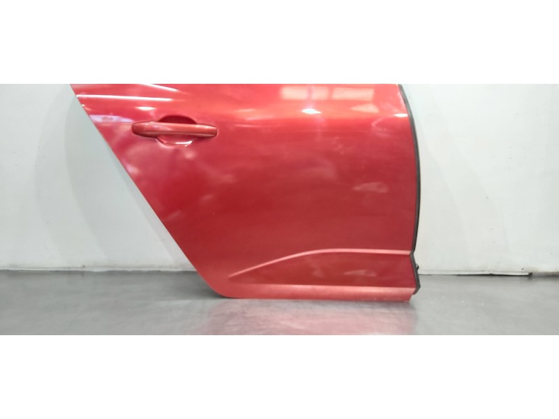 Recambio de puerta trasera derecha para renault megane iv berlina 5p experience referencia OEM IAM 821003398R  