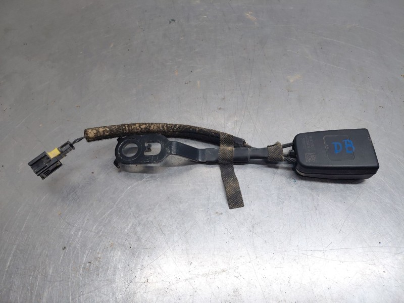 Recambio de enganche del cinturon delantero der para peugeot rifter active pack referencia OEM IAM   