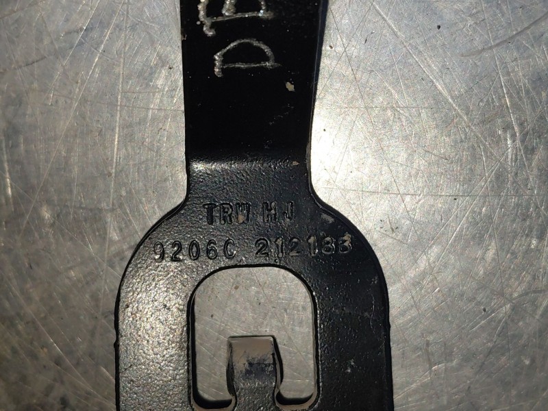 Recambio de enganche del cinturon delantero der para peugeot rifter active pack referencia OEM IAM   