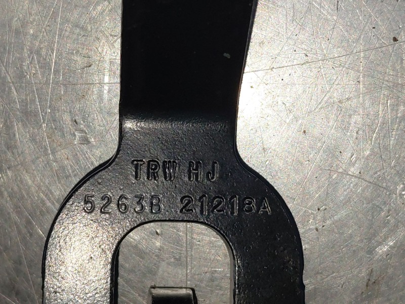 Recambio de enganche del cinturon delantero izq para peugeot rifter active pack referencia OEM IAM   