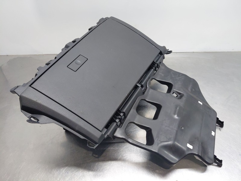 Recambio de guantera para toyota c-hr hybrid referencia OEM IAM 55550F4032C1  