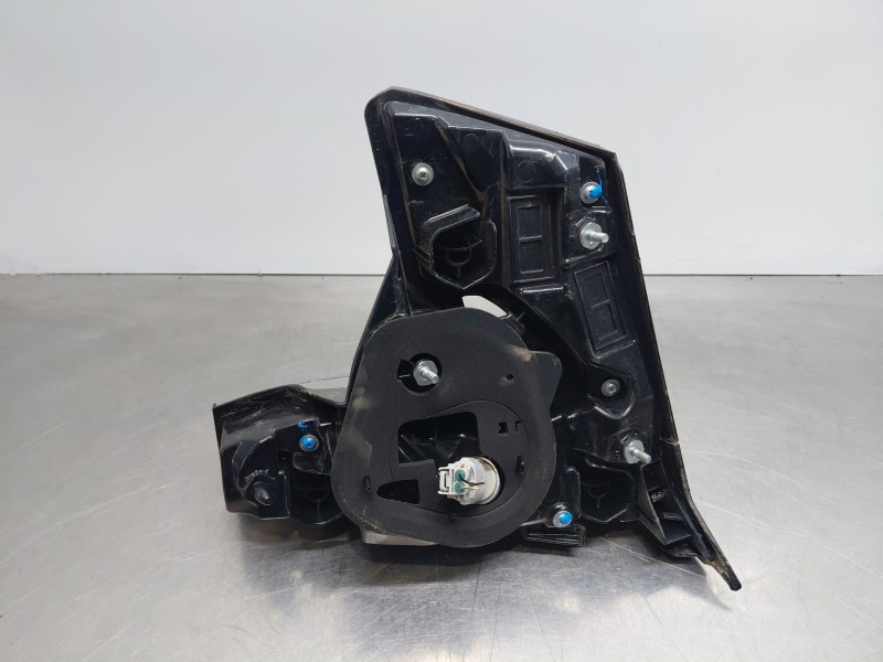 Recambio de piloto trasero derecho interior para toyota c-hr hybrid referencia OEM IAM 81581F4120  