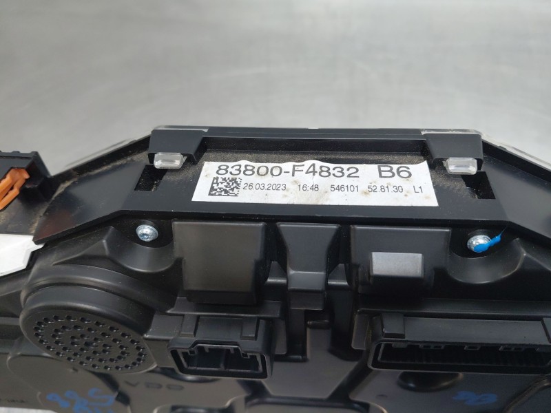 Recambio de cuadro instrumentos para toyota c-hr hybrid referencia OEM IAM 83800F4832  