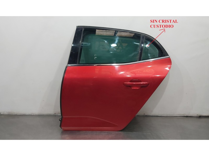 Recambio de puerta trasera izquierda para renault megane iv berlina 5p experience referencia OEM IAM 821011161R  