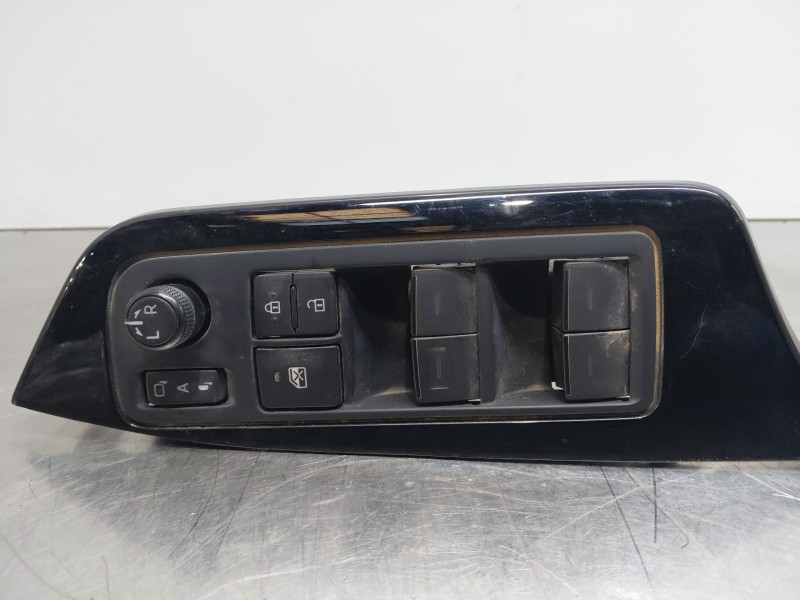 Recambio de mando elevalunas delantero izquierdo para toyota c-hr hybrid referencia OEM IAM 84040F4090  