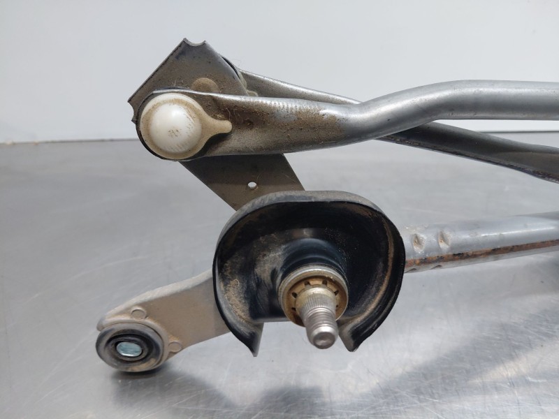 Recambio de motor limpia delantero para toyota c-hr hybrid referencia OEM IAM 85110F4010  