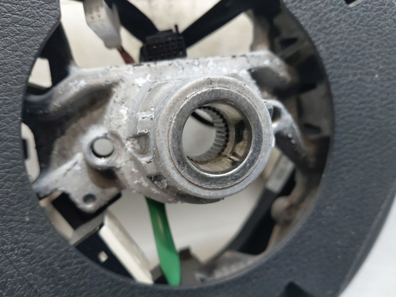 Recambio de volante para toyota c-hr hybrid referencia OEM IAM 45100F4110C0  