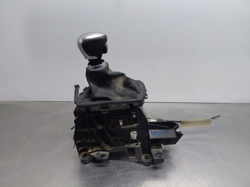 Recambio de palanca cambio para toyota c-hr hybrid referencia OEM IAM 33560F4050  