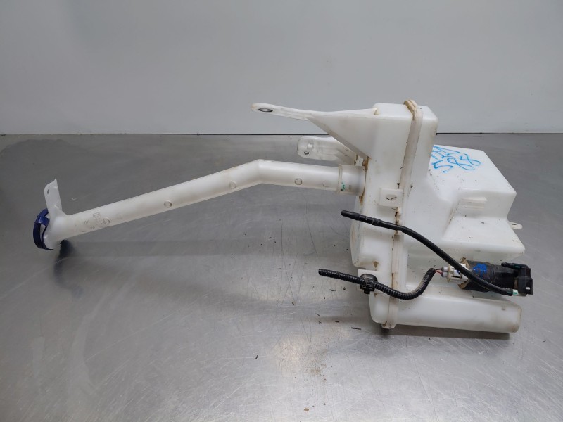 Recambio de deposito limpia para toyota c-hr hybrid referencia OEM IAM 85315F4040 85310F4040 