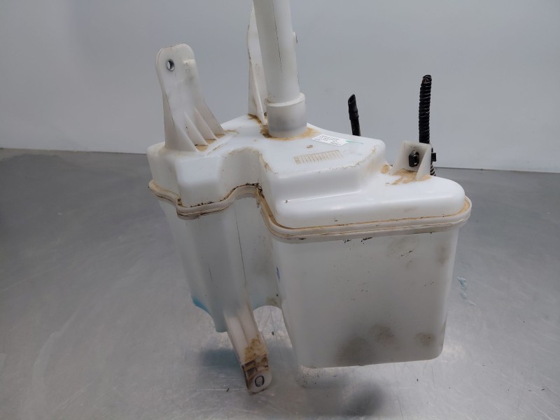 Recambio de deposito limpia para toyota c-hr hybrid referencia OEM IAM 85315F4040 85310F4040 