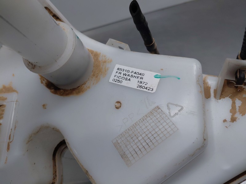 Recambio de deposito limpia para toyota c-hr hybrid referencia OEM IAM 85315F4040 85310F4040 