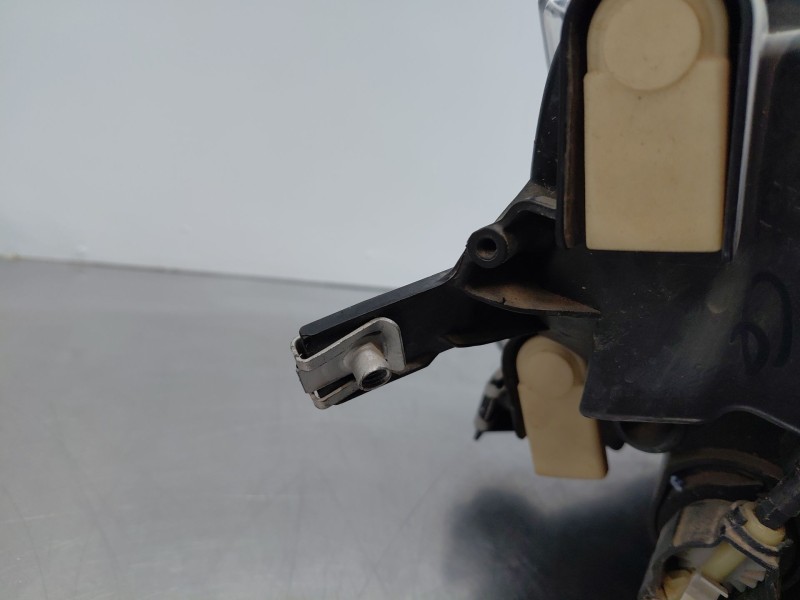 Recambio de faro izquierdo para volkswagen polo life referencia OEM IAM   