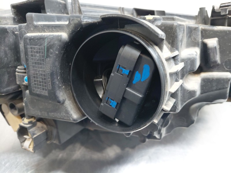 Recambio de faro izquierdo para volkswagen polo life referencia OEM IAM   