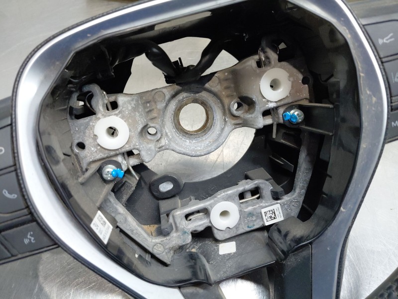 Recambio de volante para toyota corolla touring sports (e21) hybrid referencia OEM IAM 4510202820C1  