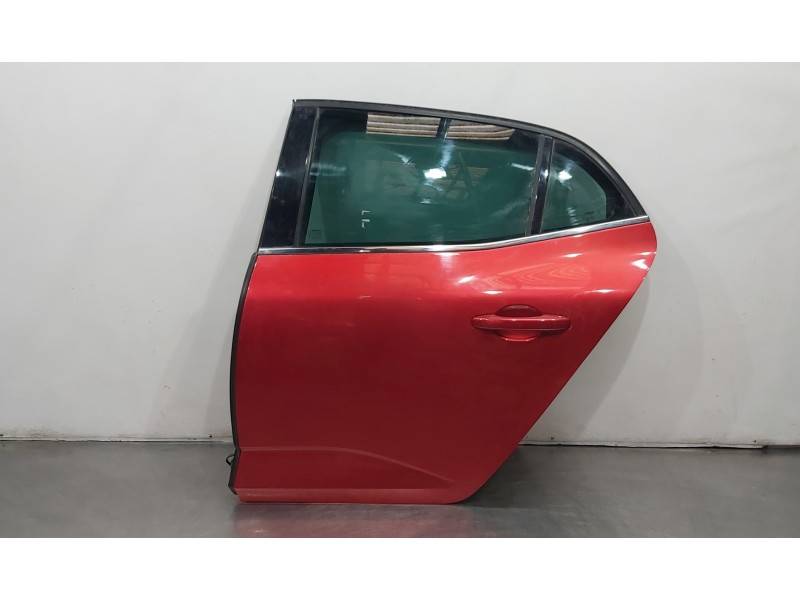 Recambio de puerta trasera izquierda para renault megane iv berlina 5p experience referencia OEM IAM 821011161R  