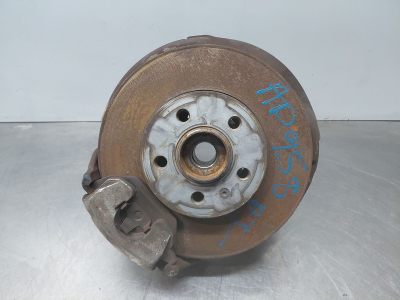 Recambio de mangueta delantera izquierda para volkswagen polo life referencia OEM IAM   