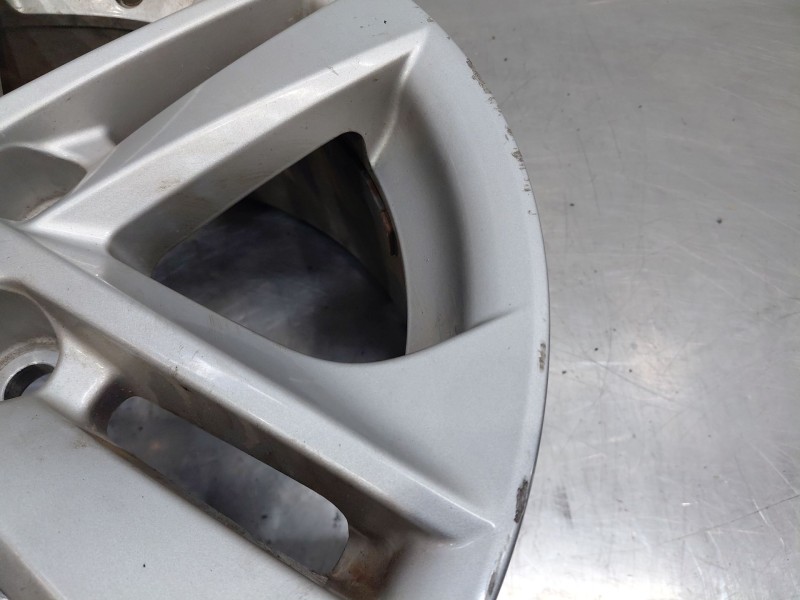 Recambio de llanta para toyota corolla (e21) hybrid referencia OEM IAM   