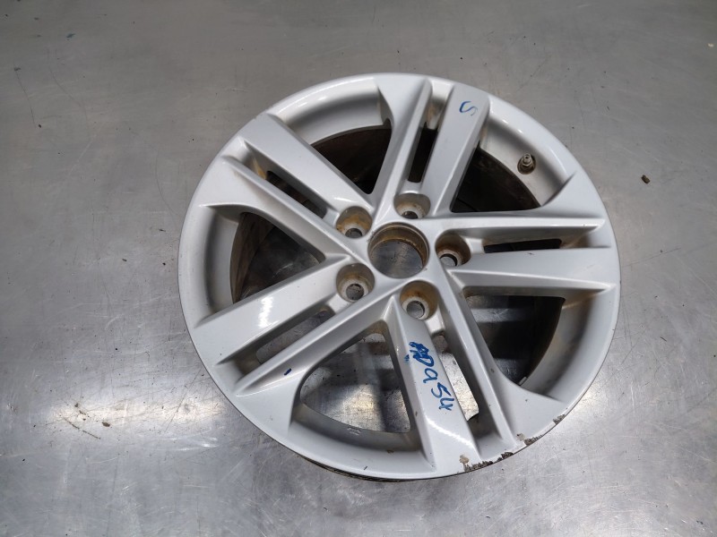 Recambio de llanta para toyota corolla touring sports (e21) hybrid referencia OEM IAM   