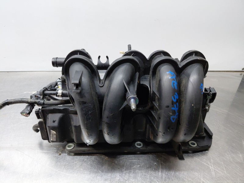 Recambio de colector admision para dacia dokker acces referencia OEM IAM 140035357R  