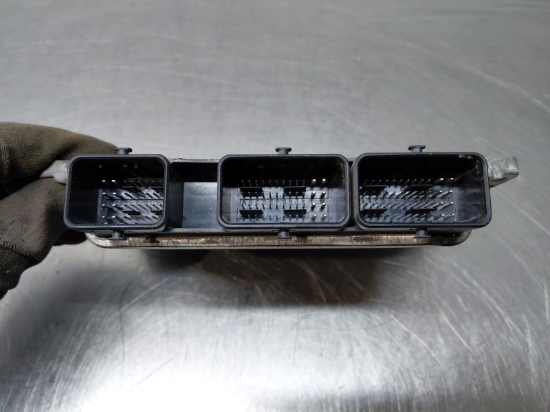 Recambio de centralita motor uce para dacia dokker acces referencia OEM IAM 237106724R  