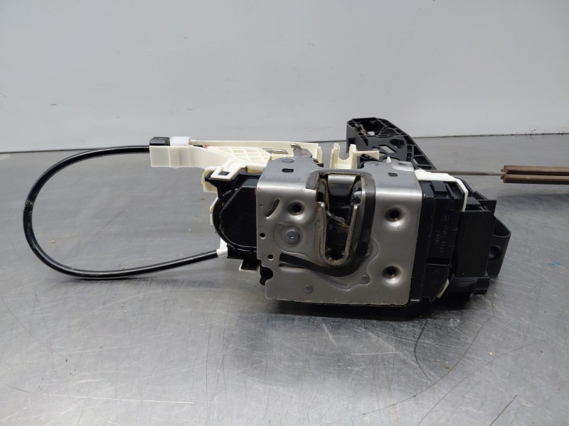 Recambio de cerradura puerta delantera derecha para mercedes-benz sprinter iii furgón fwd kl3a4 referencia OEM IAM   