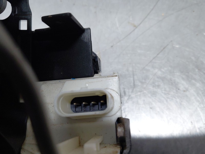 Recambio de cerradura puerta delantera derecha para mercedes-benz sprinter iii furgón fwd kl3a4 referencia OEM IAM   