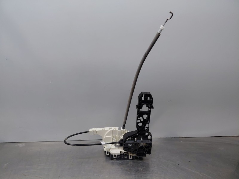 Recambio de cerradura puerta delantera izquierda para mercedes-benz sprinter iii furgón fwd kl3a4 referencia OEM IAM   