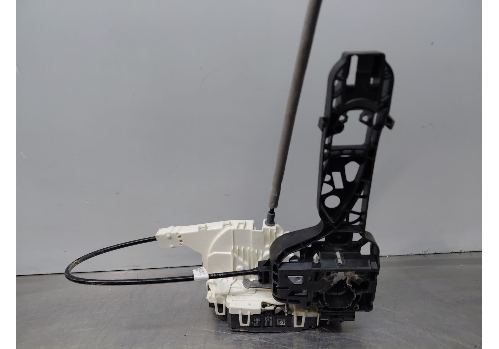 Recambio de cerradura puerta delantera izquierda para mercedes-benz sprinter iii furgón fwd kl3a4 referencia OEM IAM   