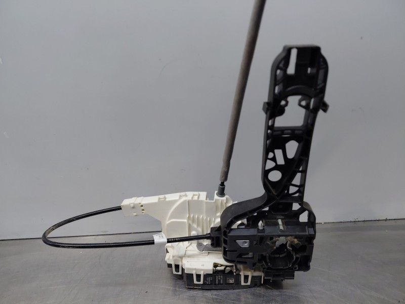 Recambio de cerradura puerta delantera izquierda para mercedes-benz sprinter iii furgón fwd kl3a4 referencia OEM IAM   