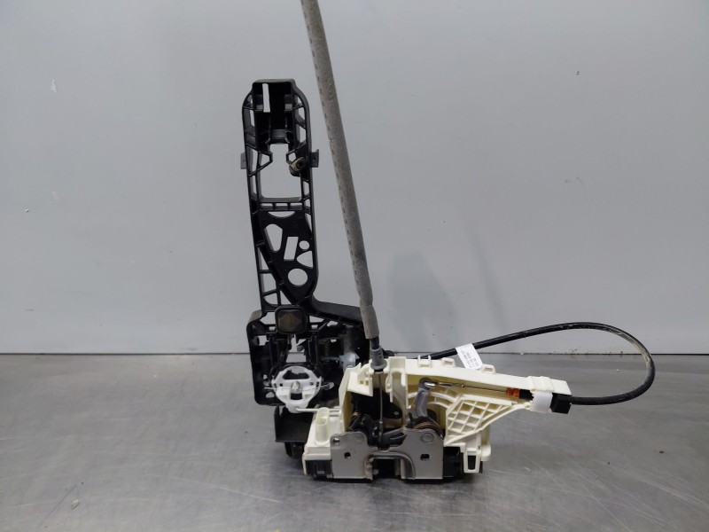 Recambio de cerradura puerta delantera izquierda para mercedes-benz sprinter iii furgón fwd kl3a4 referencia OEM IAM   