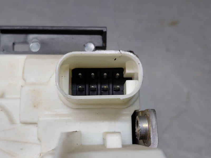 Recambio de cerradura puerta lateral derecha para mercedes-benz sprinter iii furgón fwd kl3a4 referencia OEM IAM   