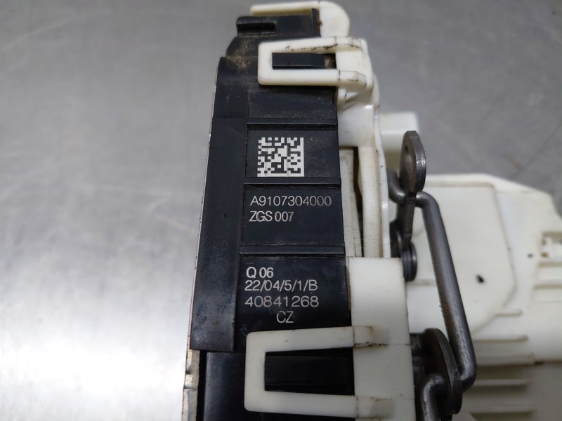 Recambio de cerradura puerta lateral derecha para mercedes-benz sprinter iii furgón fwd kl3a4 referencia OEM IAM   