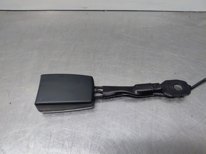 Recambio de enganche del cinturon delantero izq para mercedes-benz sprinter iii furgón fwd kl3a4 referencia OEM IAM   