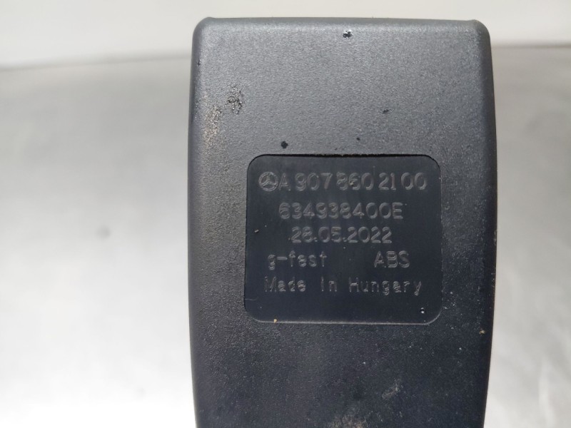 Recambio de enganche del cinturon delantero izq para mercedes-benz sprinter iii furgón fwd kl3a4 referencia OEM IAM   