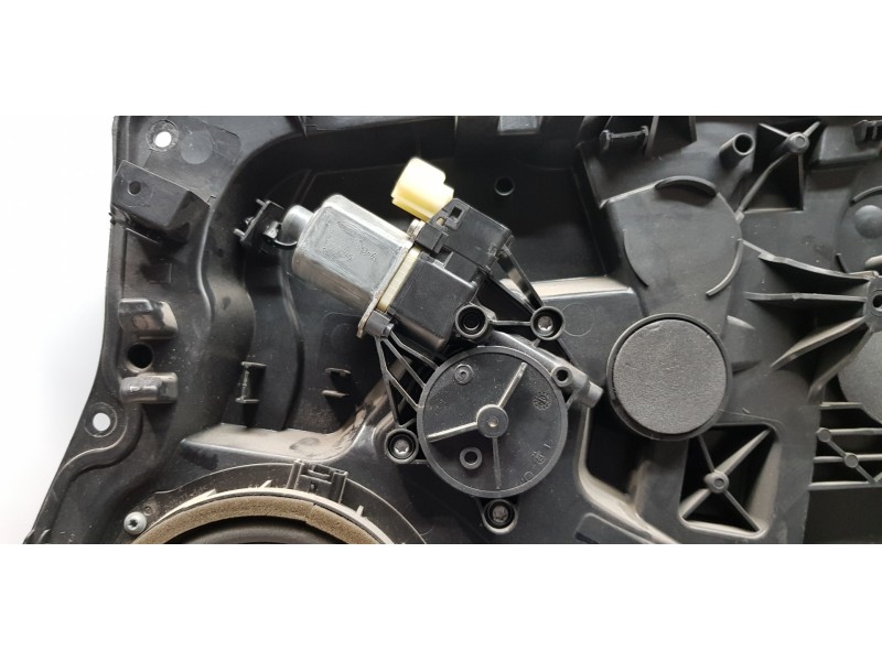 Recambio de elevalunas delantero derecho para ford fiesta (cb1) trend referencia OEM IAM 1837993  