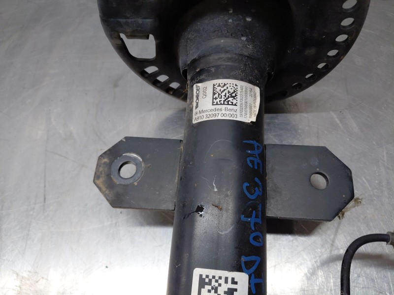 Recambio de amortiguador delantero izquierdo para mercedes-benz sprinter iii furgón fwd kl3a4 referencia OEM IAM   