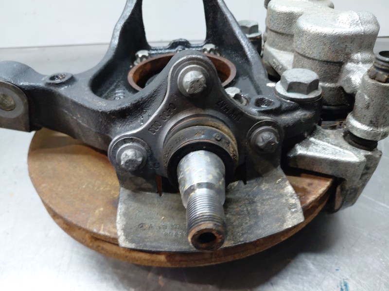 Recambio de mangueta delantera izquierda para mercedes-benz sprinter iii furgón fwd kl3a4 referencia OEM IAM   