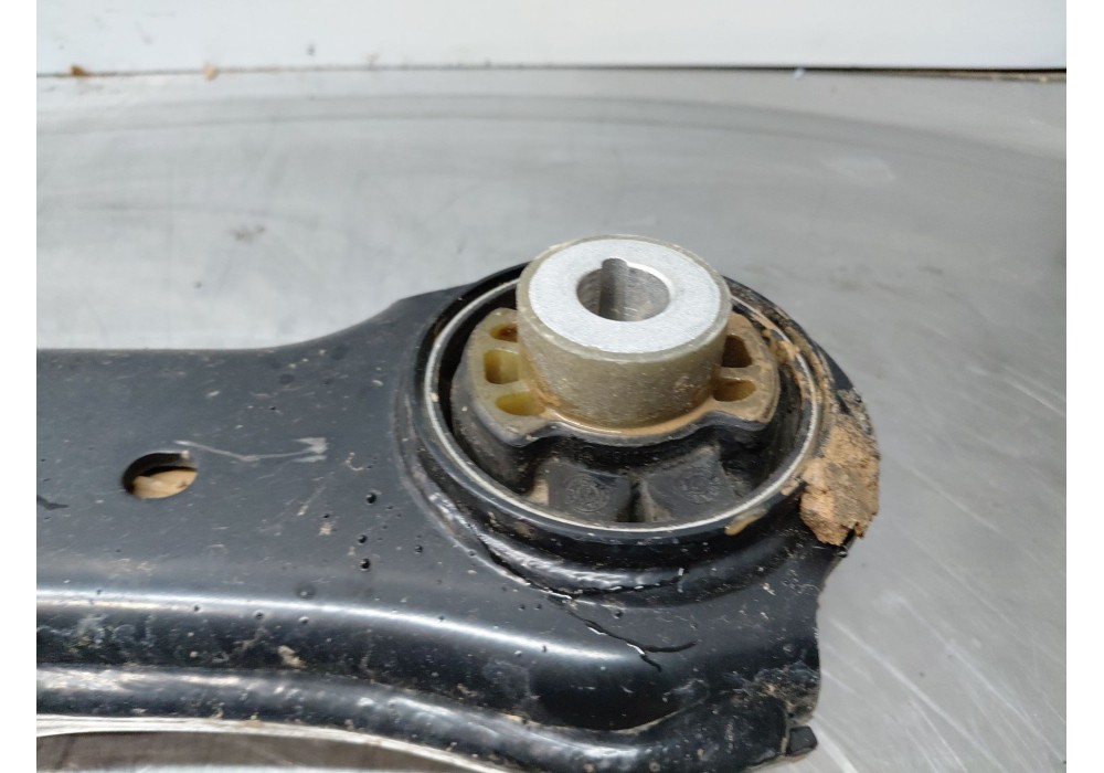 Recambio de brazo suspension inferior delantero izquierdo para mercedes-benz sprinter iii furgón fwd kl3a4 referencia OEM IAM   