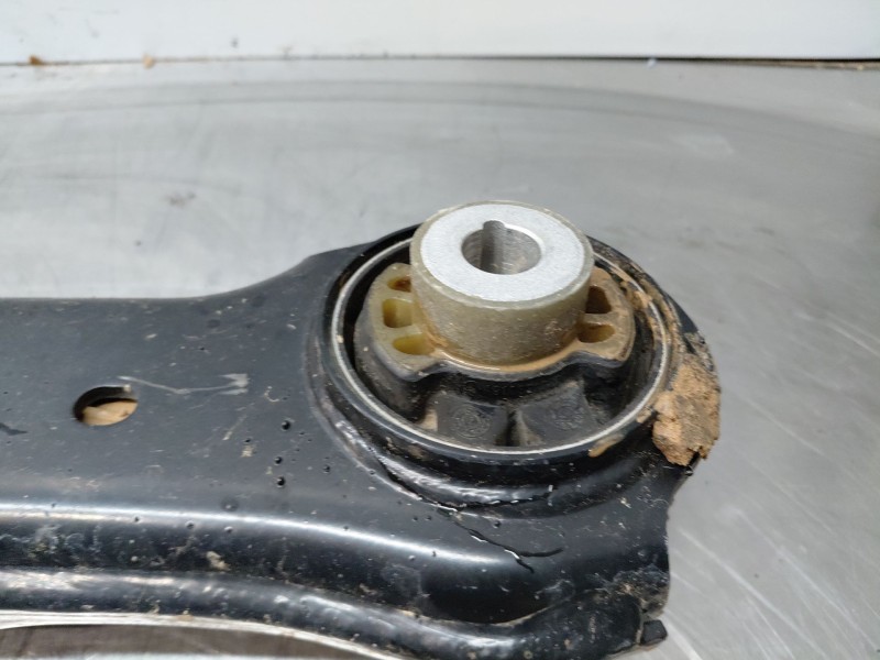 Recambio de brazo suspension inferior delantero izquierdo para mercedes-benz sprinter iii furgón fwd kl3a4 referencia OEM IAM   