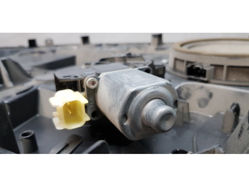 Recambio de elevalunas delantero derecho para ford fiesta (cb1) trend referencia OEM IAM 1837993  