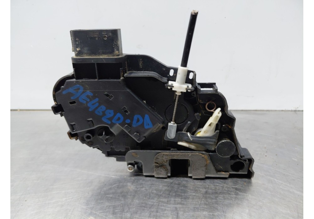 Recambio de cerradura puerta delantera derecha para ford kuga i 2.0 tdci referencia OEM IAM   