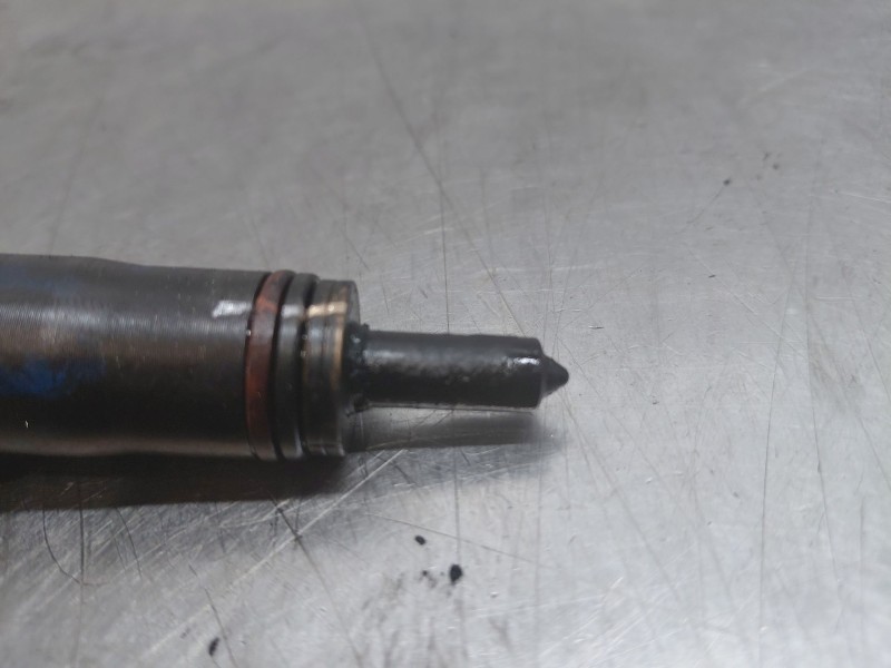 Recambio de inyector para volkswagen golf v (1k1) 1.9 tdi referencia OEM IAM   