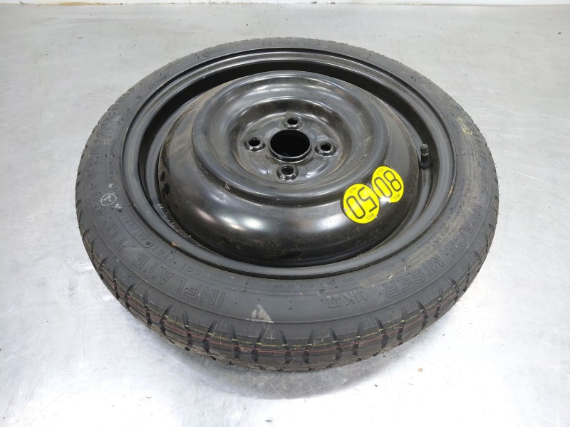 Recambio de neumatico repuesto para toyota yaris feel referencia OEM IAM   