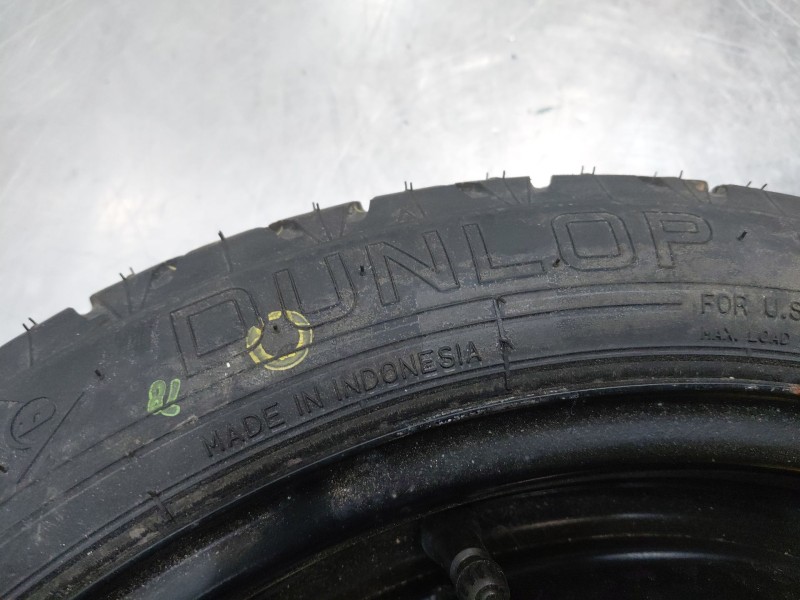 Recambio de neumatico repuesto para toyota yaris feel referencia OEM IAM   