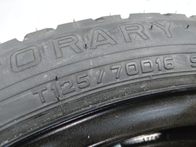 Recambio de neumatico repuesto para toyota yaris feel referencia OEM IAM   