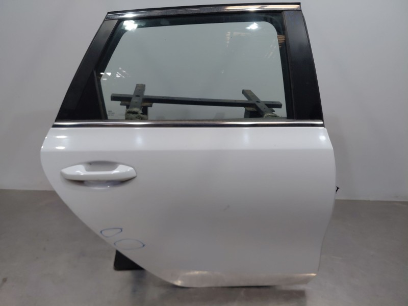 Recambio de puerta trasera derecha para kia ceed sportswagon hybrid referencia OEM IAM   