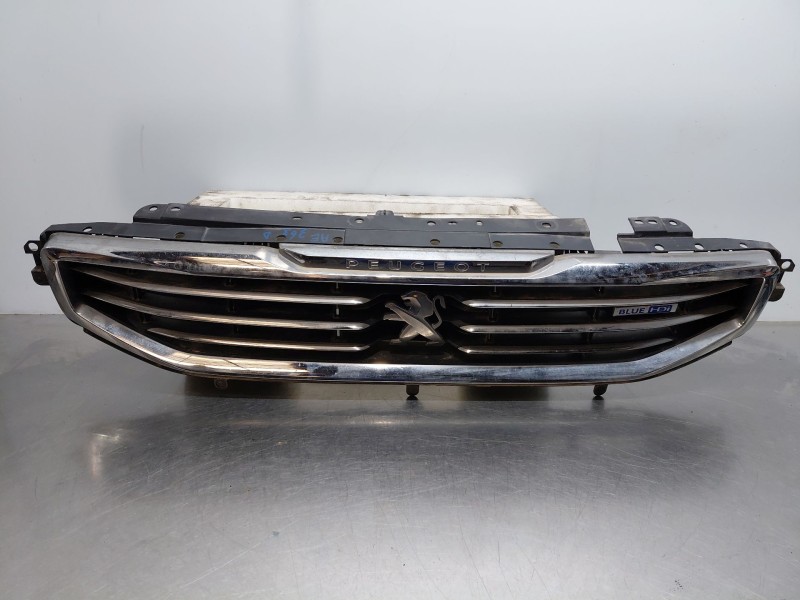 Recambio de rejilla delantera para peugeot 508 active referencia OEM IAM   