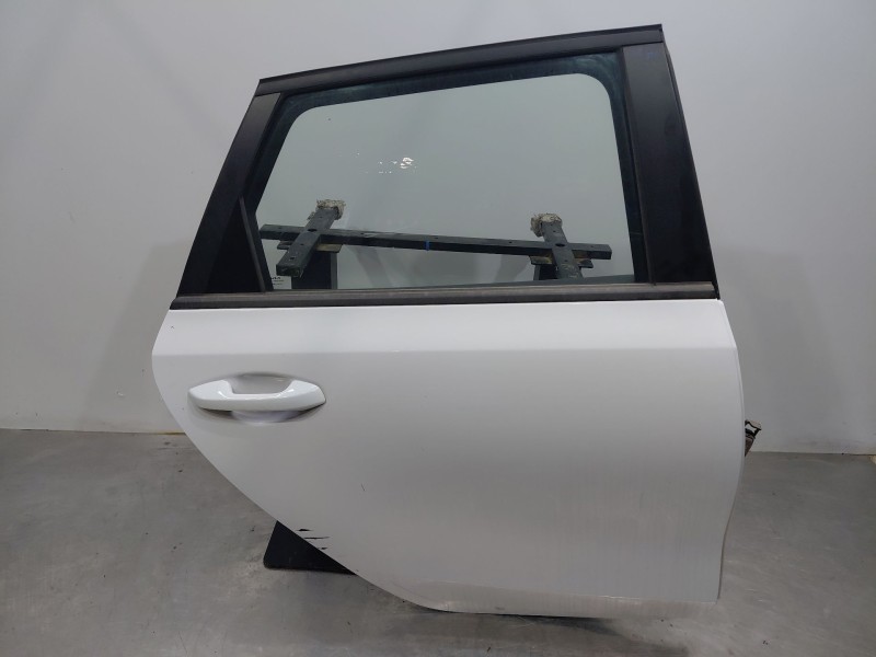 Recambio de puerta trasera derecha para kia ceed sportswagon hybrid referencia OEM IAM   